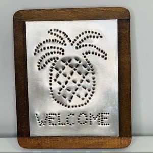 🍍PINEAPPLE “Welcome” Sign
